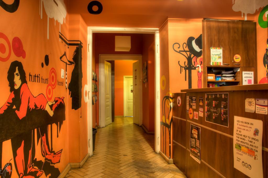 Tutti Frutti Hostel Краков Экстерьер фото