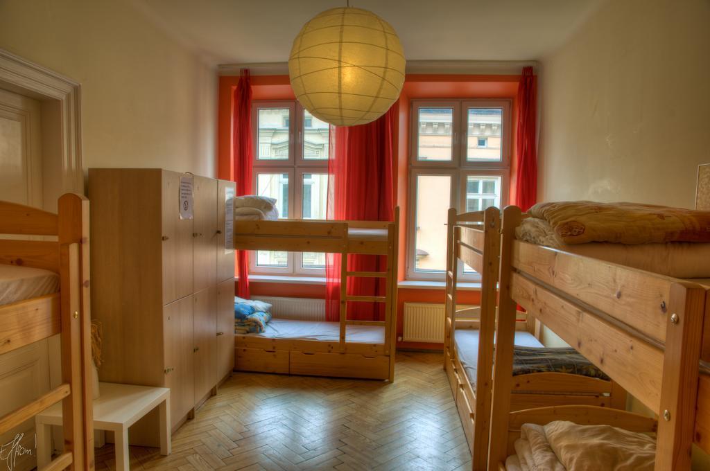 Tutti Frutti Hostel Краков Экстерьер фото