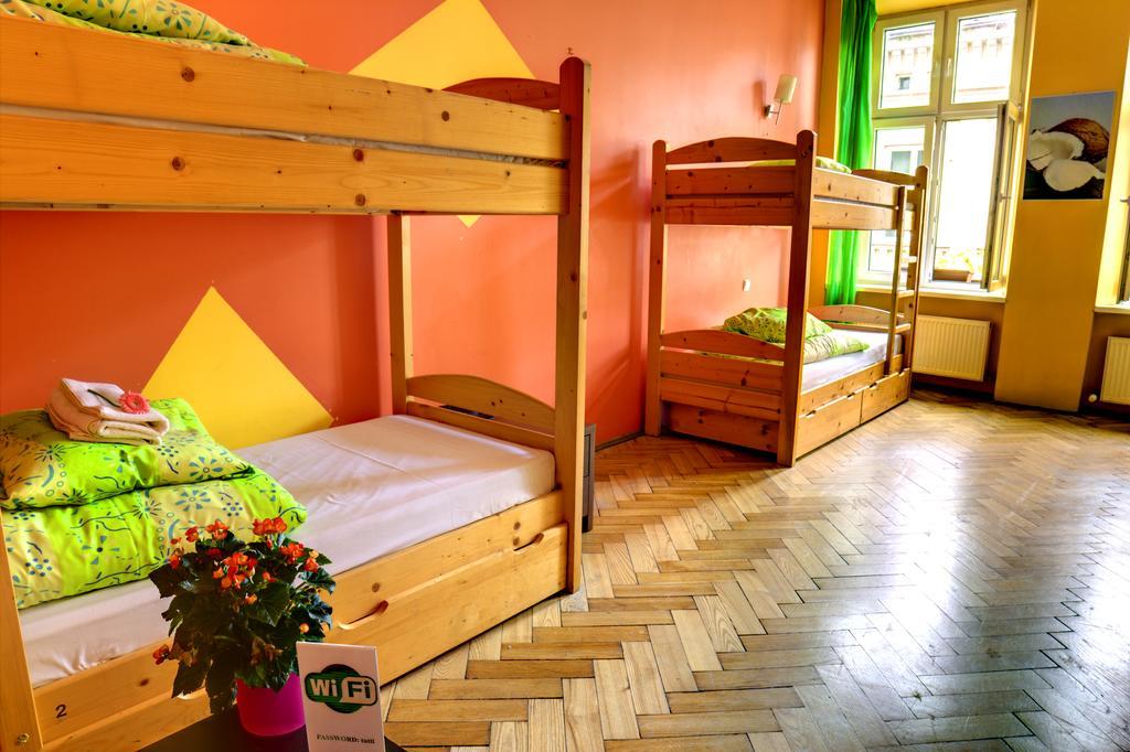 Tutti Frutti Hostel Краков Экстерьер фото